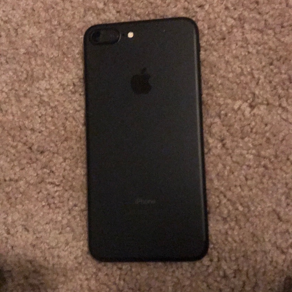 iphone 7 plus (does not turn on)